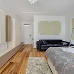 Apartment 59 Bleu H Center With Freeparking, Ac, And An Extra Large Comfy Bed Cluj-Napoca