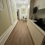 59 Bleu H Center With Freeparking, Ac, And An Extra Large Comfy Bed * Cluj-Napoca