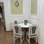 59 Bleu H Center With Freeparking, Ac, And An Extra Large Comfy Bed Appartement Cluj-Napoca