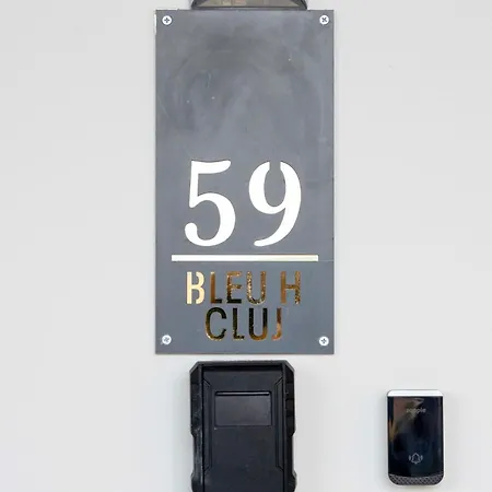 59 Bleu H Center With Freeparking, Ac, And An Extra Large Comfy Bed * Kolozsvár