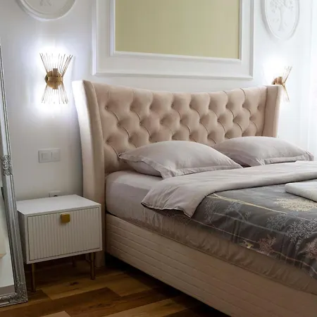 59 Bleu H Center With Freeparking, Ac, And An Extra Large Comfy Bed * Cluj-Napoca