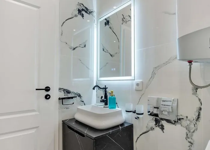 59 Bleu H Center With Freeparking, Ac, And An Extra Large Comfy Bed Appartement *