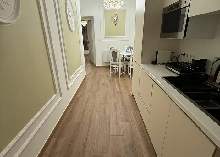 59 Bleu H Center With Freeparking, Ac, And An Extra Large Comfy Bed * Cluj-Napoca